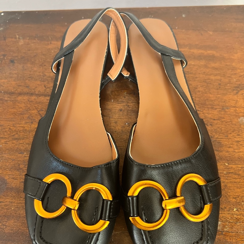 Elegant Black and Gold Women's Slingback Sandals